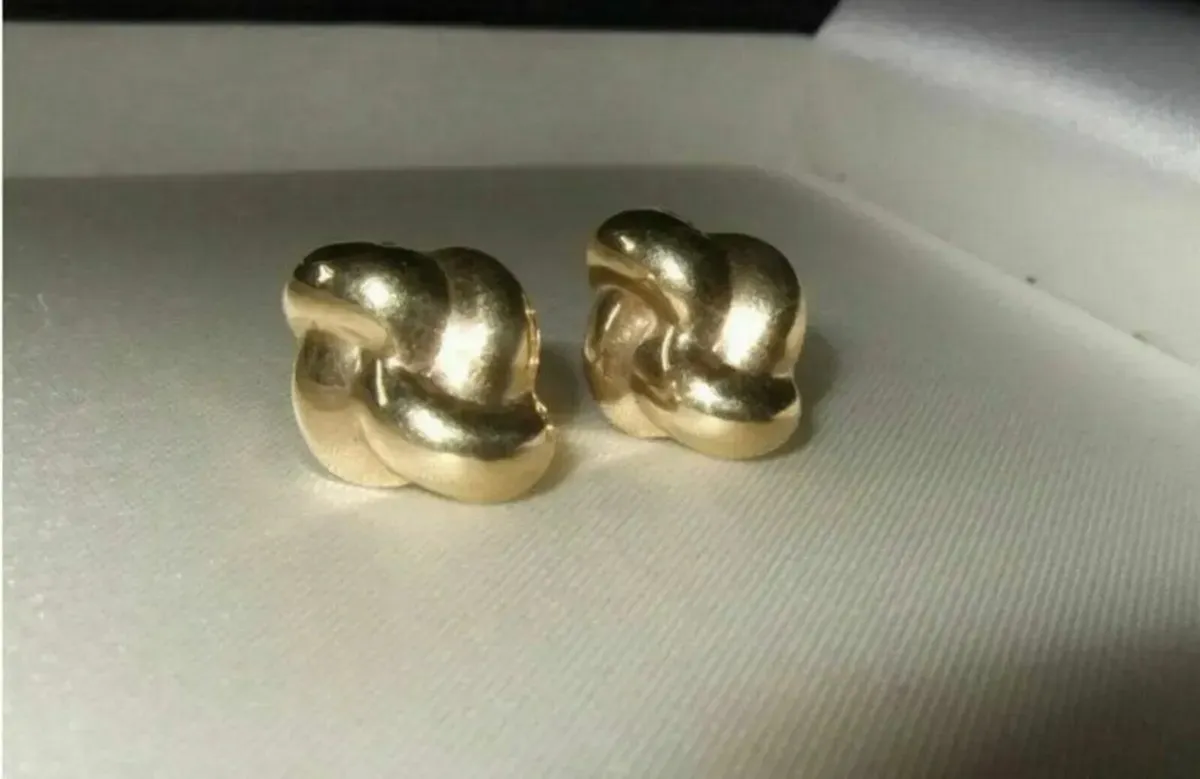Vintage 9ct Gold Chunky Knot Earrings - Image 4