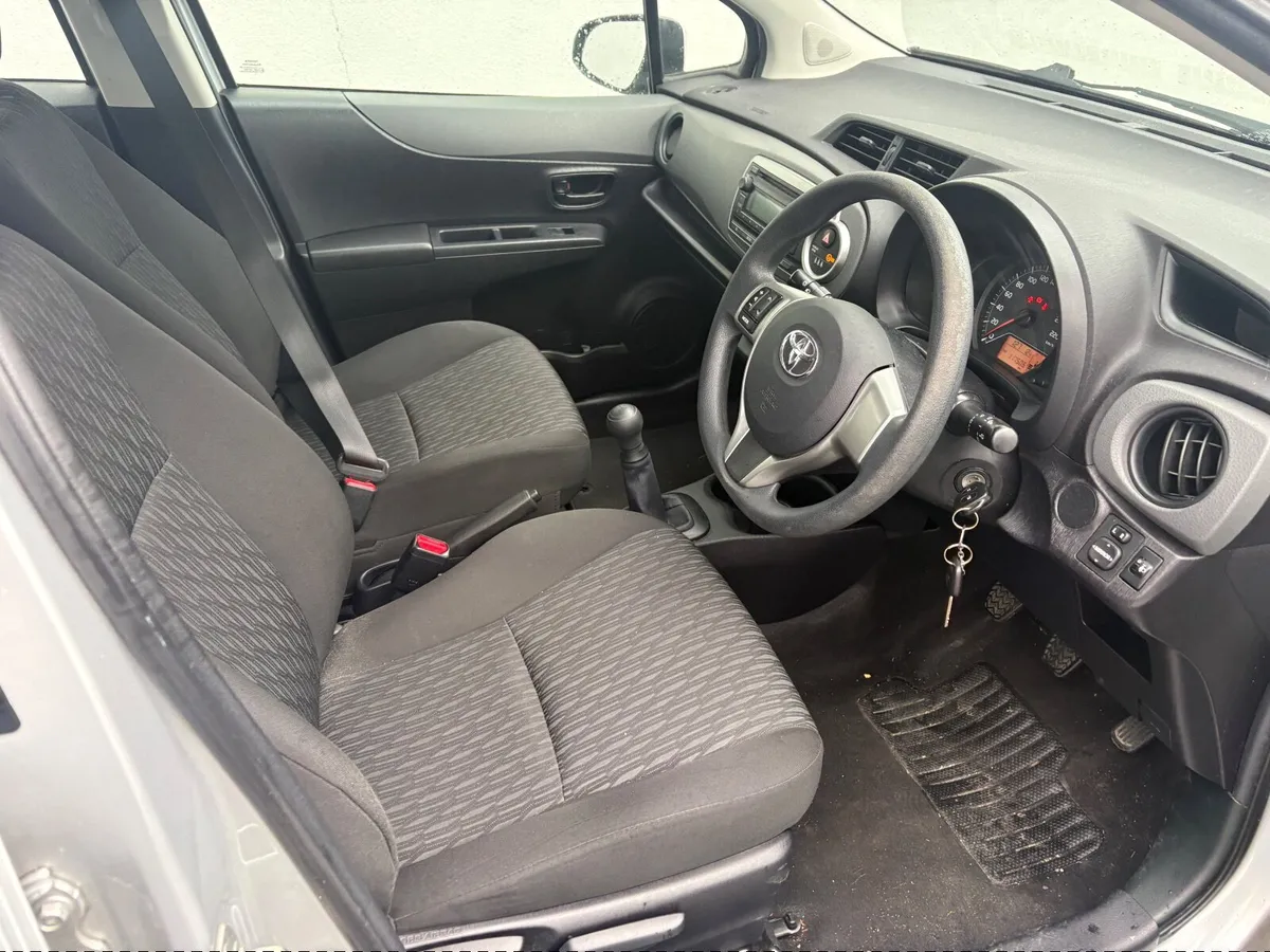 Toyota Yaris 2013 - Image 3