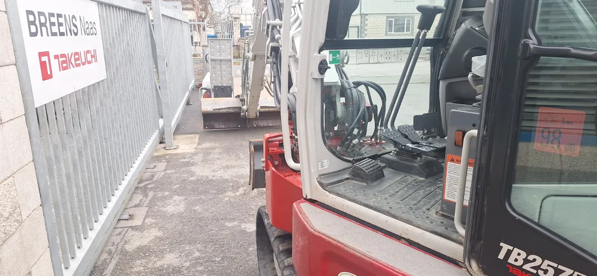 Takeuchi TB257FR - Image 4