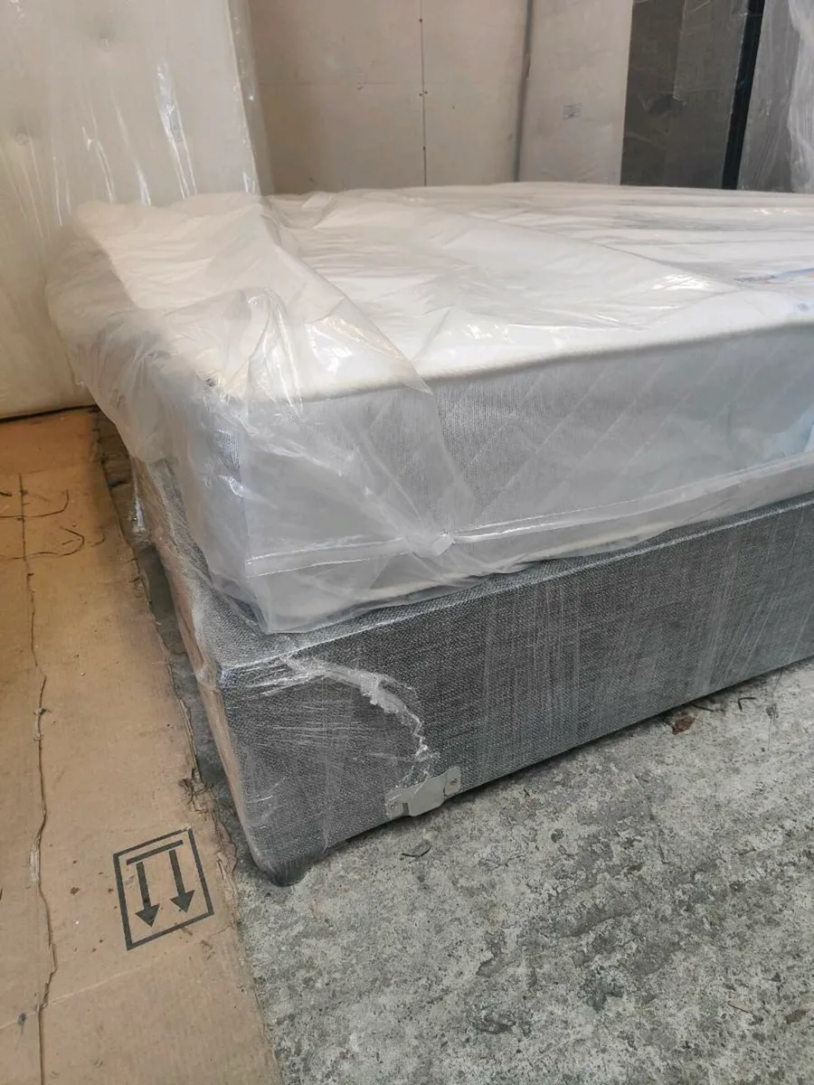 Double divan bed - Image 2