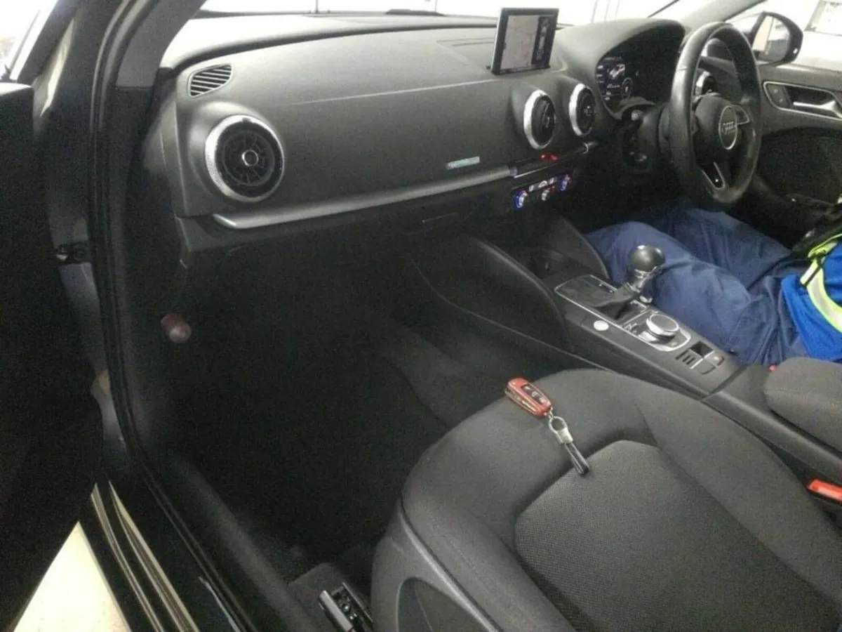 Audi A3 1.4 TFSI - FACTORY ALLOYS - REVERSE CAMERA - Image 3