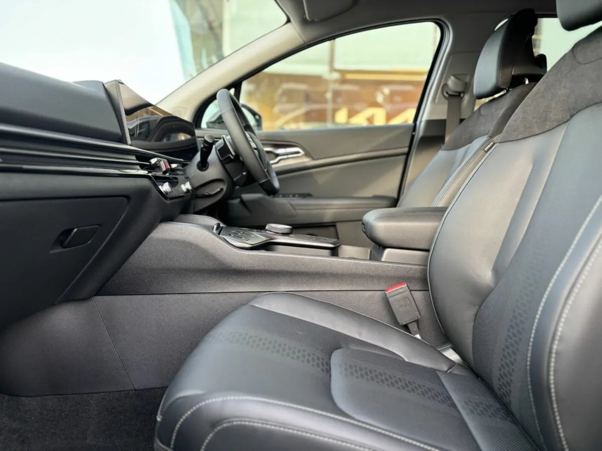 Kia Sportage 1.6 K3 Hybrid ( 0% Finance available - Image 2