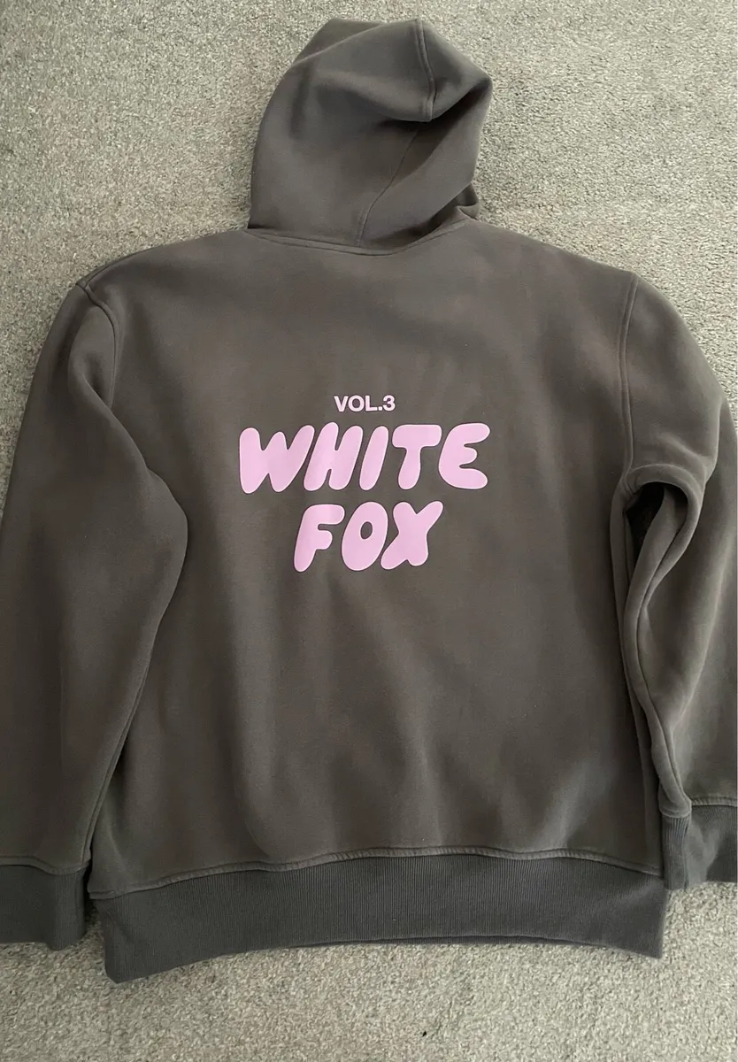 White fox tracksuit - Image 3