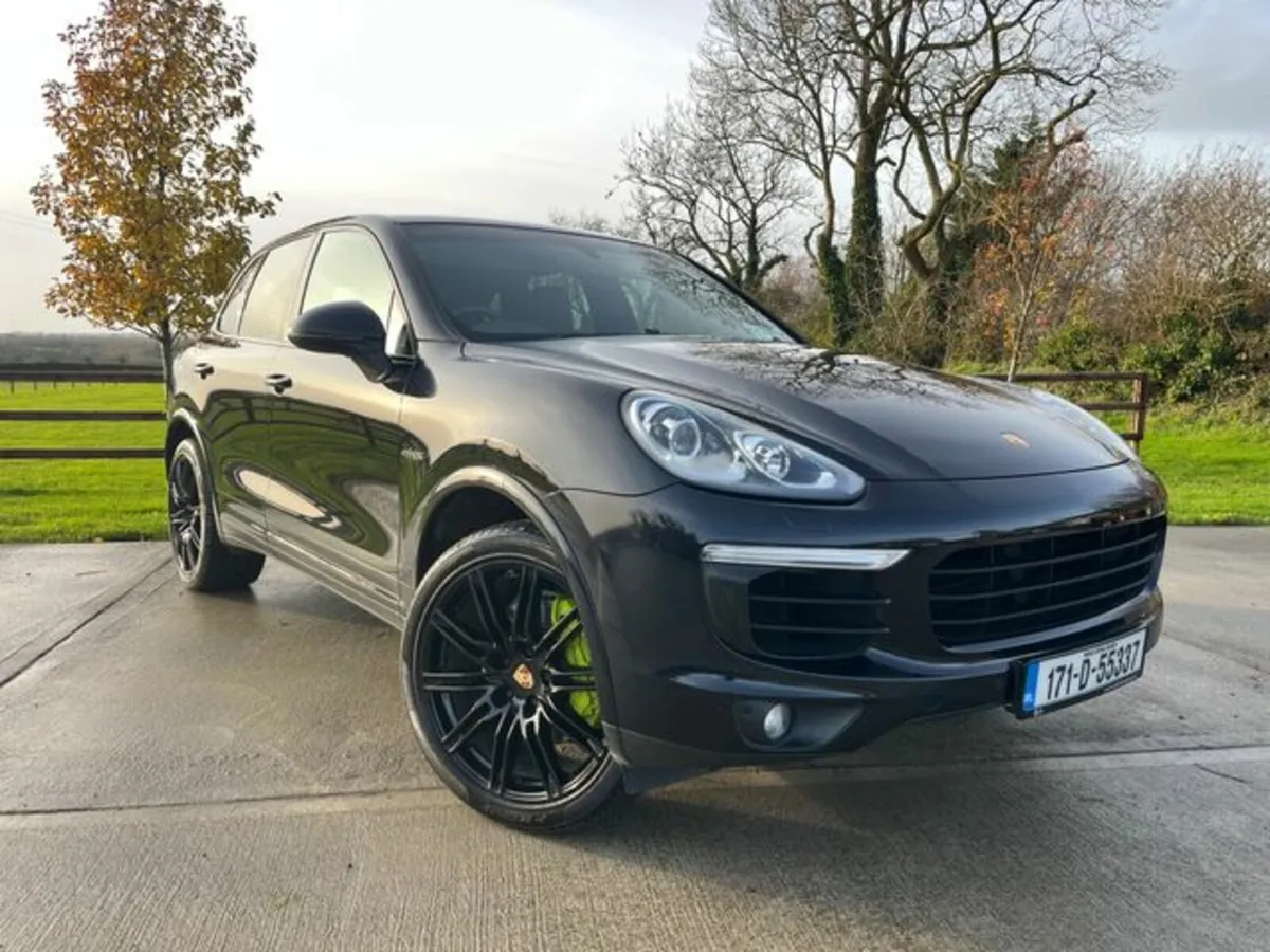 Porsche Cayenne Platinum Edition S E-hybrid - Image 3