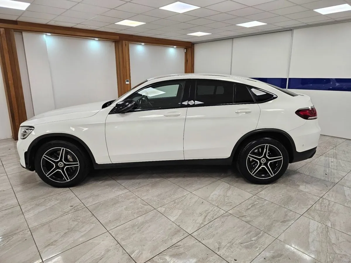 Mercedes-Benz GLC 220D 4WD AMG - Image 4