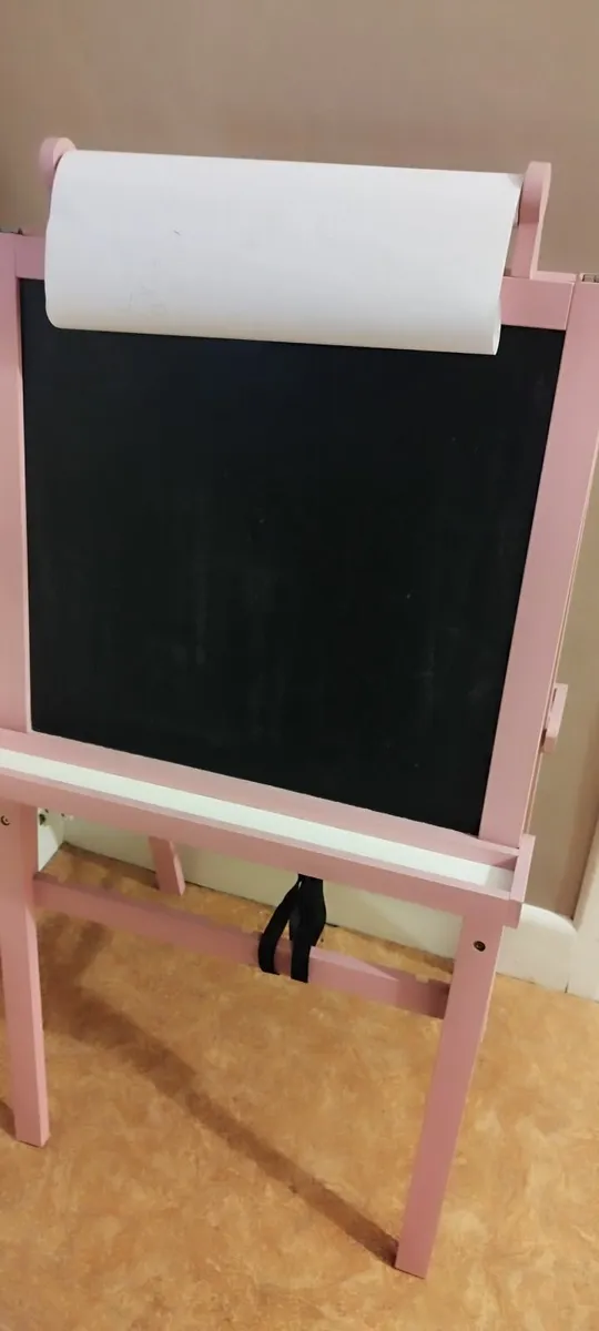 *Reduced Easel chalk/white board- Dungvan area Wat - Image 1