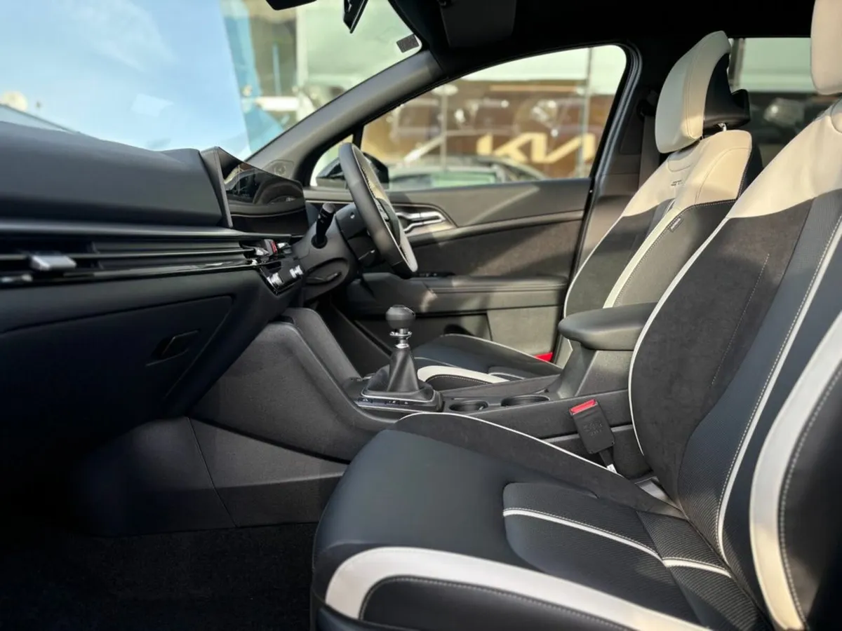 Kia Sportage 1.6 Diesel GT Line - Image 2