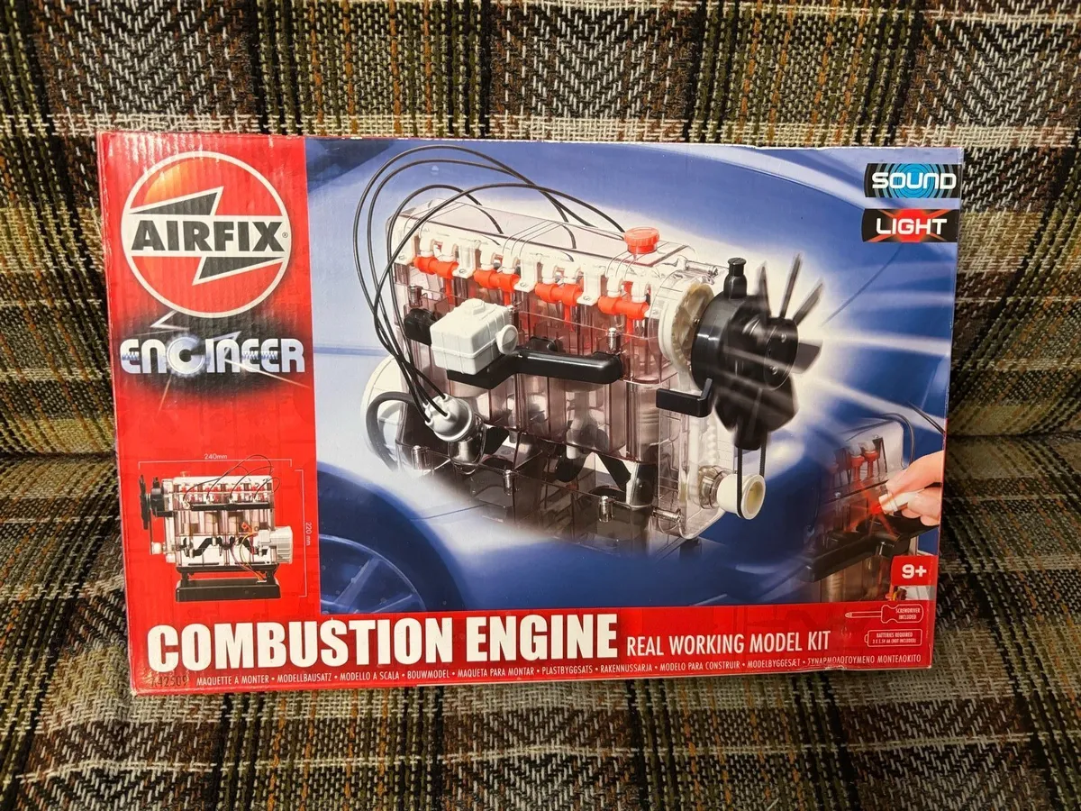 Airfix Hornby Combustion Engine Model Kit - Image 1