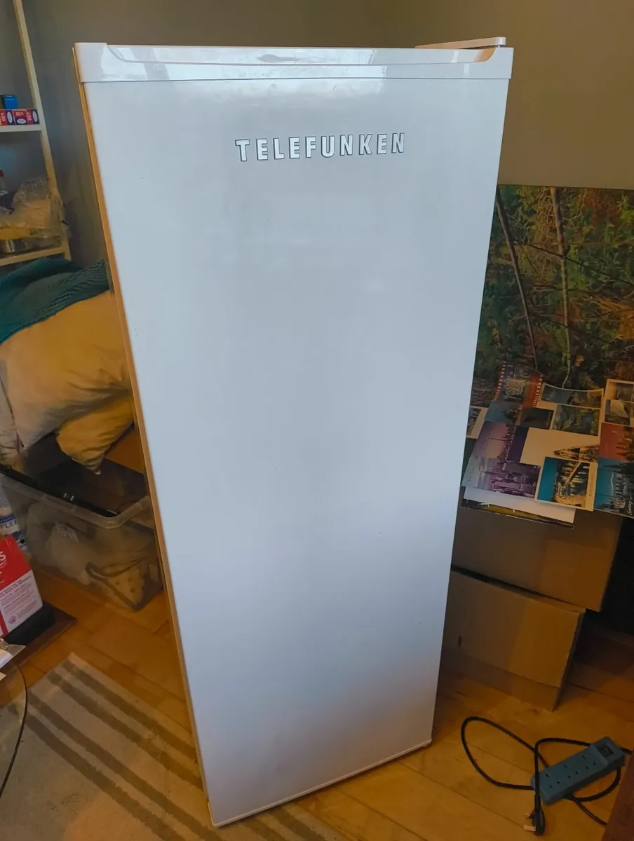 Free Standing Freezer 210l - Image 2