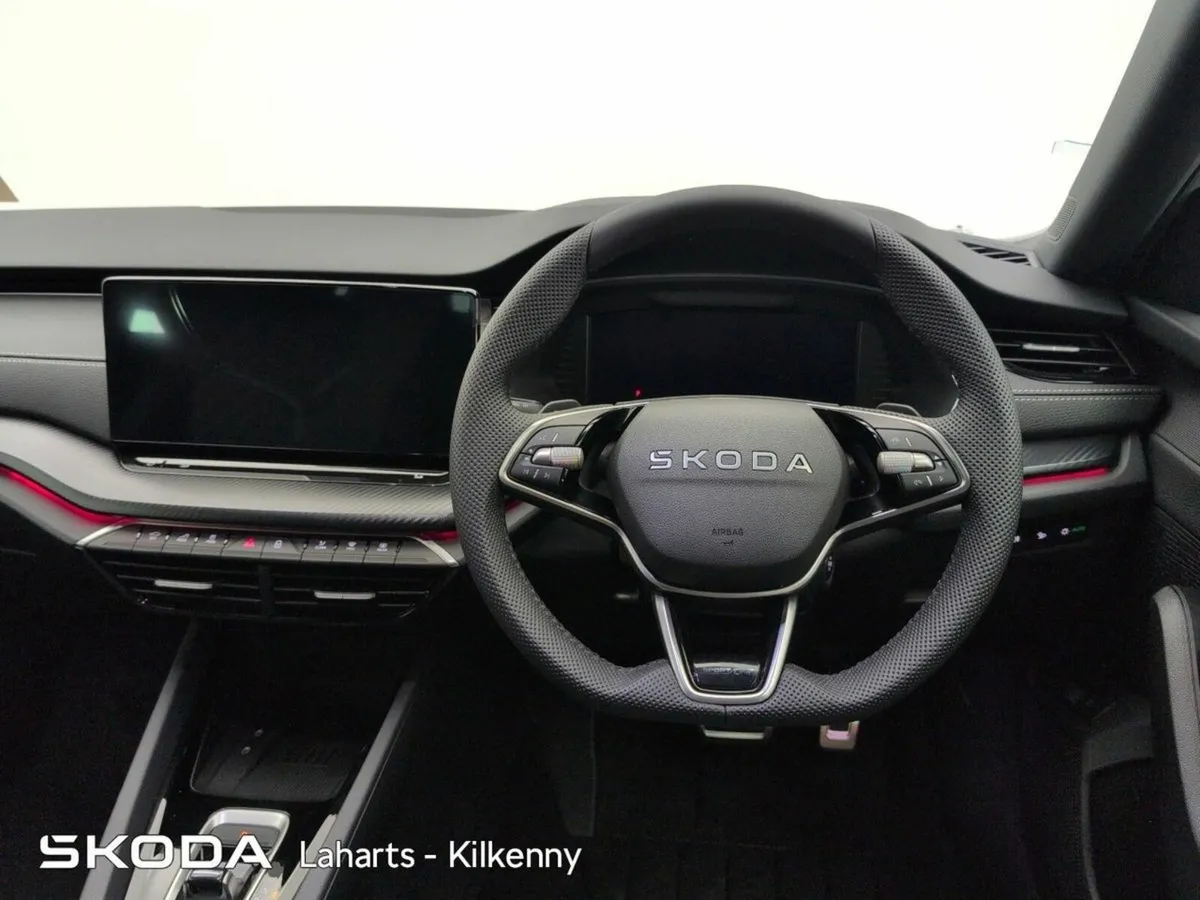 Skoda Octavia COMBI SPORTLINE 2.0TDI 150HP DSG - Image 3