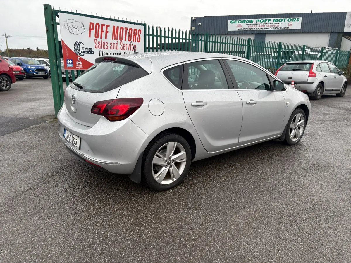Opel Astra 2014 - Image 4