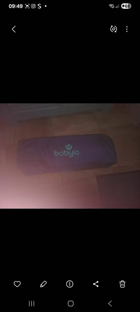 Baby travel cot - Image 1