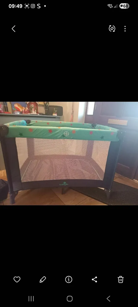 Baby travel cot - Image 2