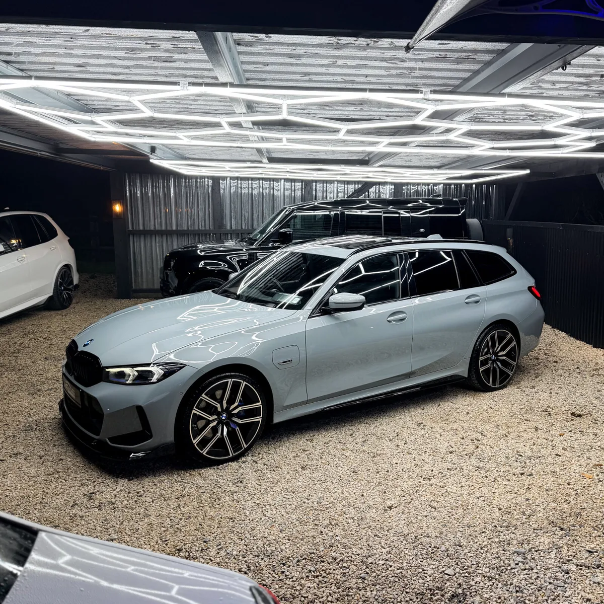 2023 (231) BMW 330e M-SPORT LCI TOURING PRO 290BHP - Image 1