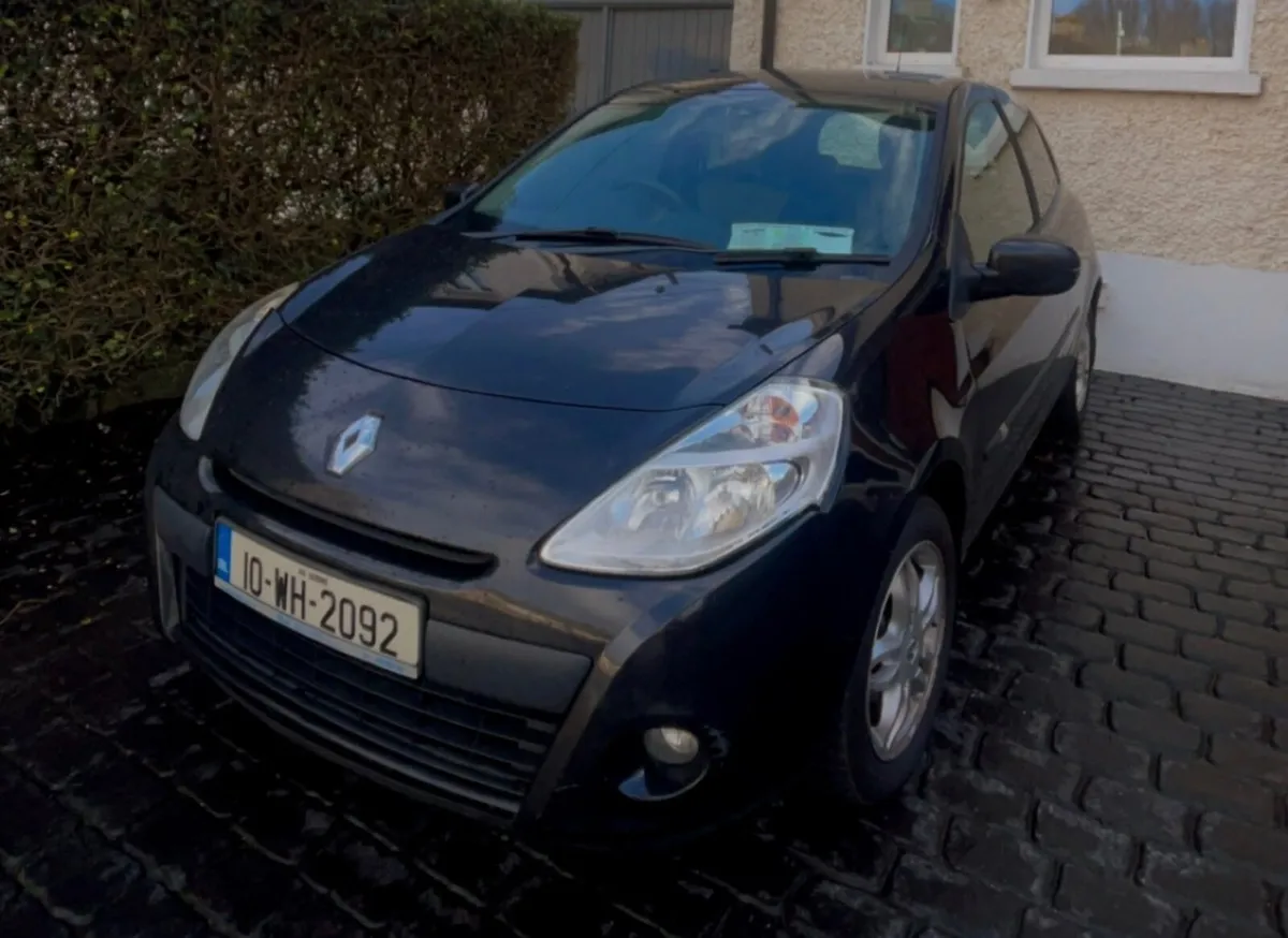 Renault Clio 2010 - Image 1