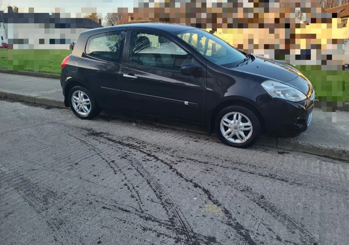 Renault Clio 2010 - Image 2