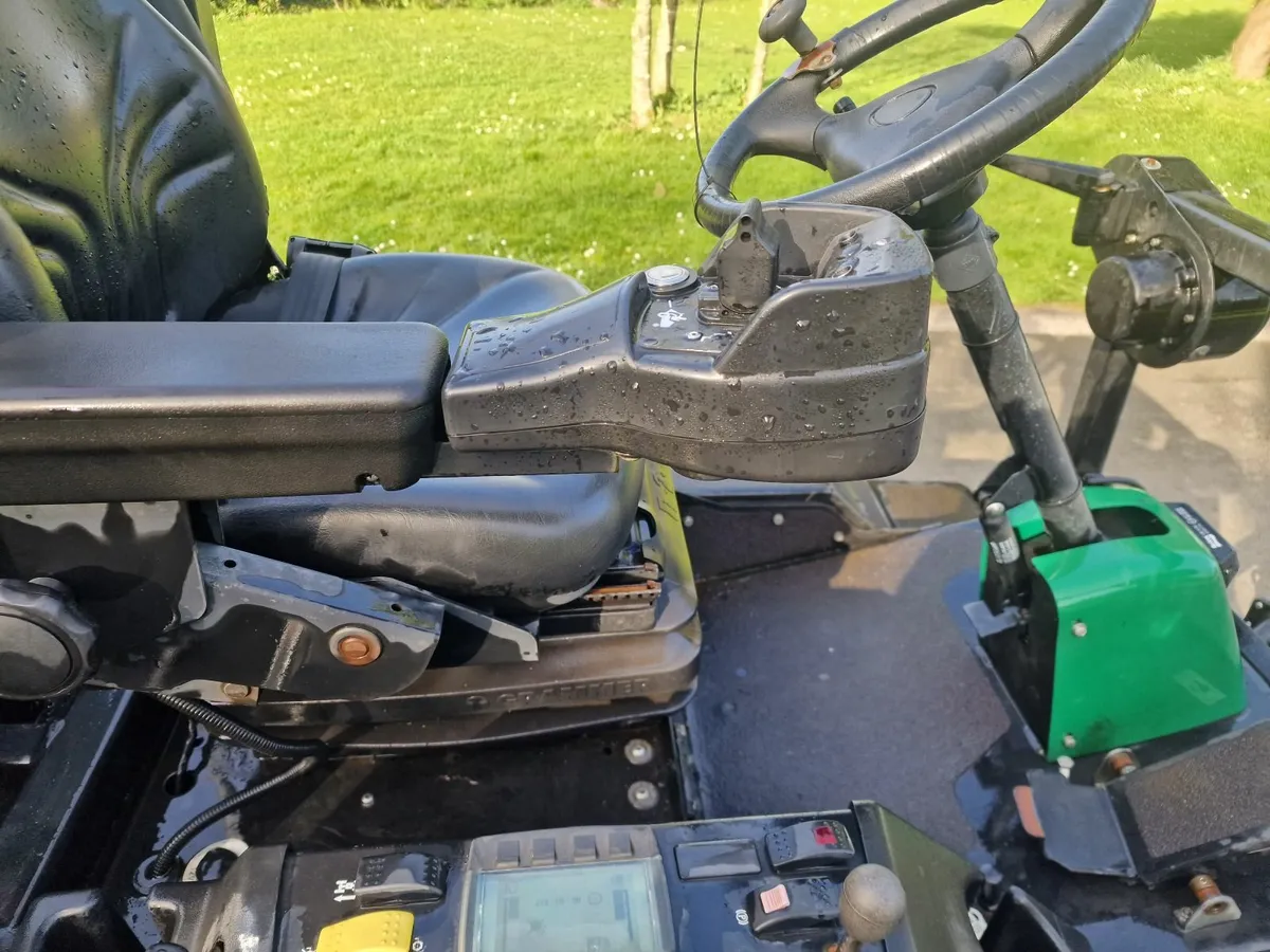 Ransomes ride on mower lawnmower - Image 2