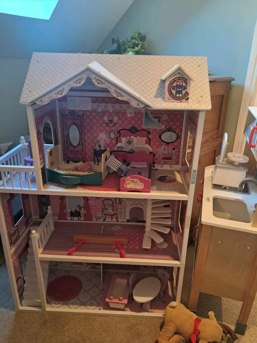 Dolls houses - Image 1