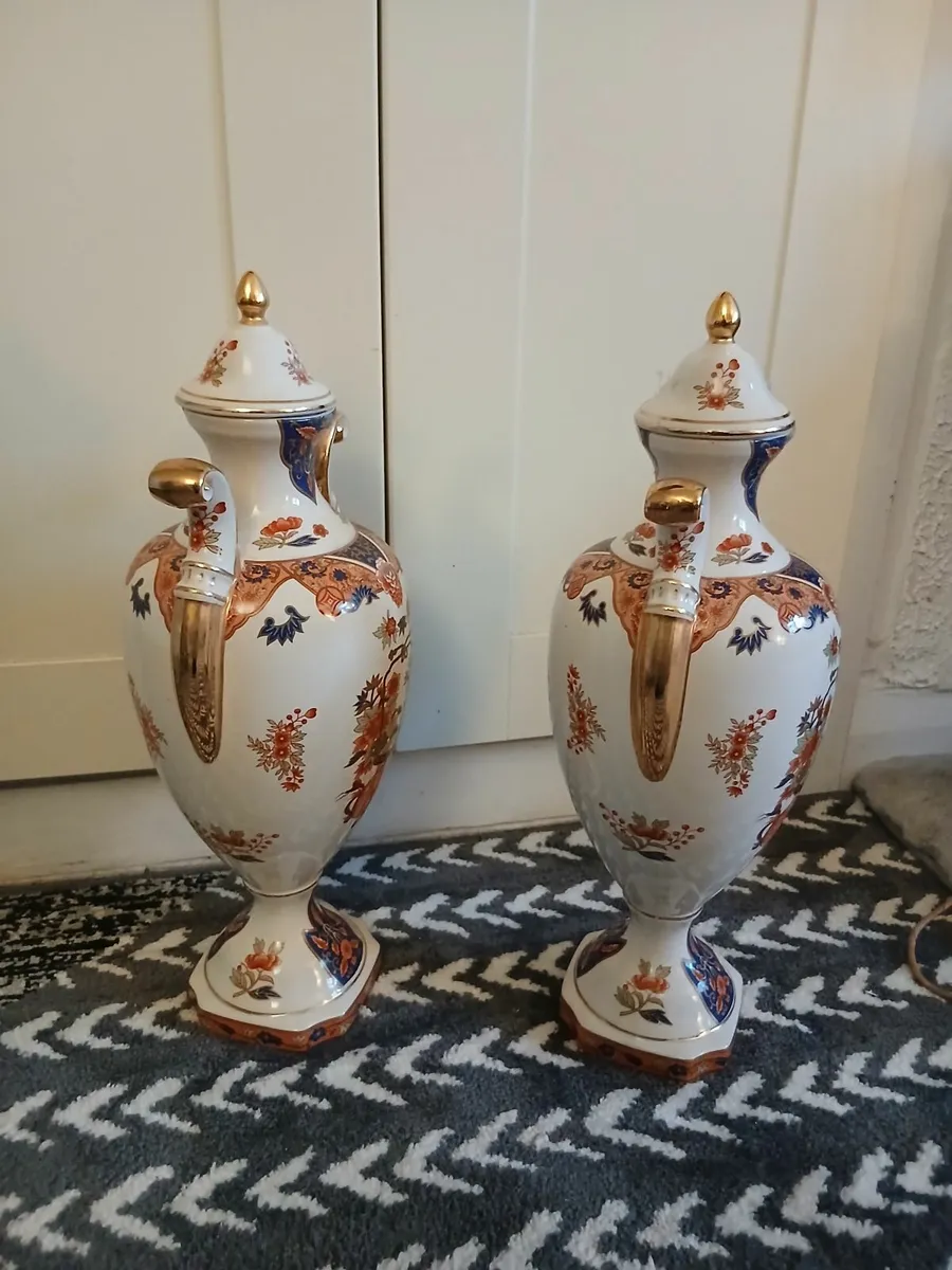 Beautiful Vintage Japanese Trophy Urns. - Image 2
