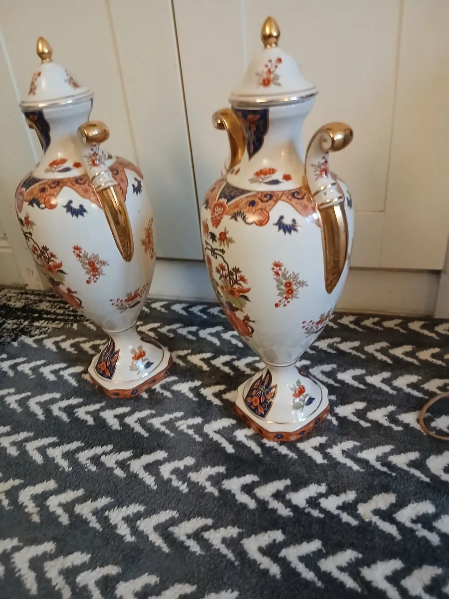 Beautiful Vintage Japanese Trophy Urns. - Image 3