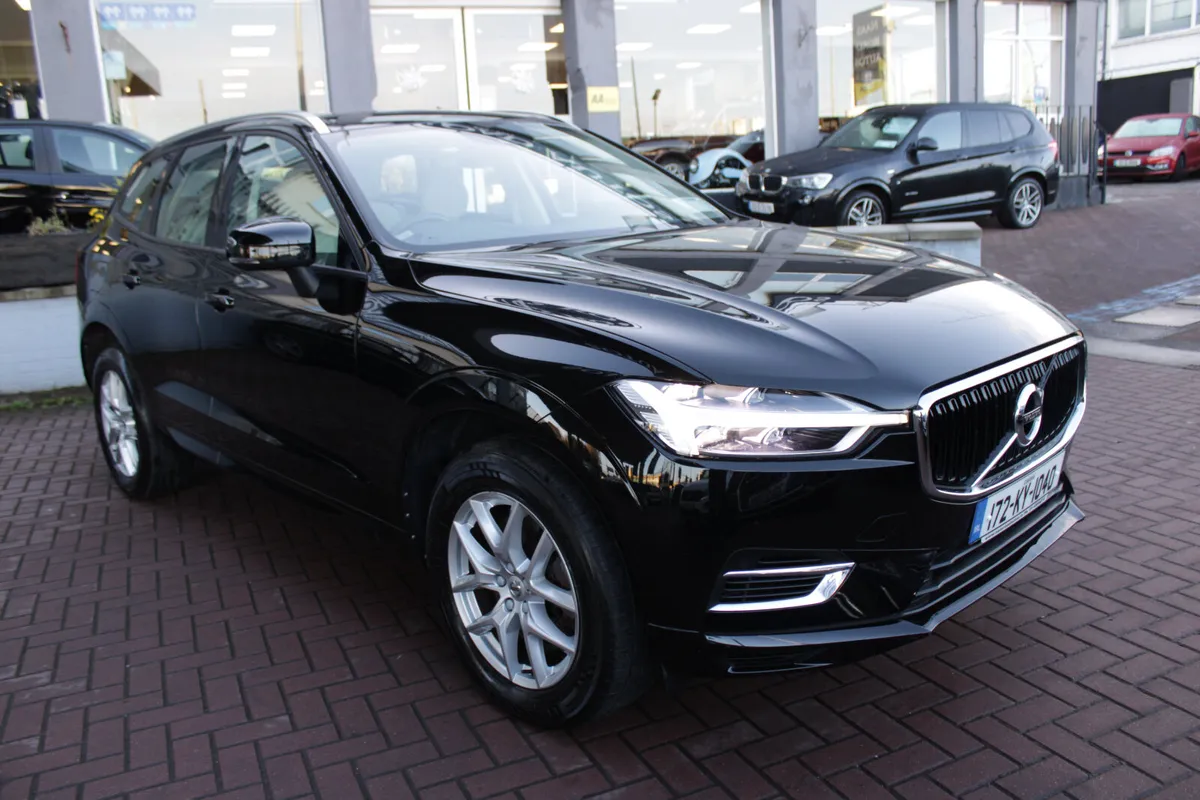 T8 PHEV MOMENTUM  5DR ESTATE AUTO // PLUG IN HYBRI - Image 2