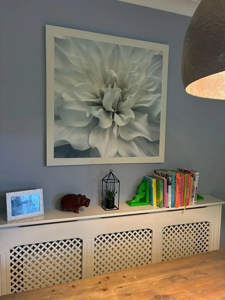 Large flower print - Image 1