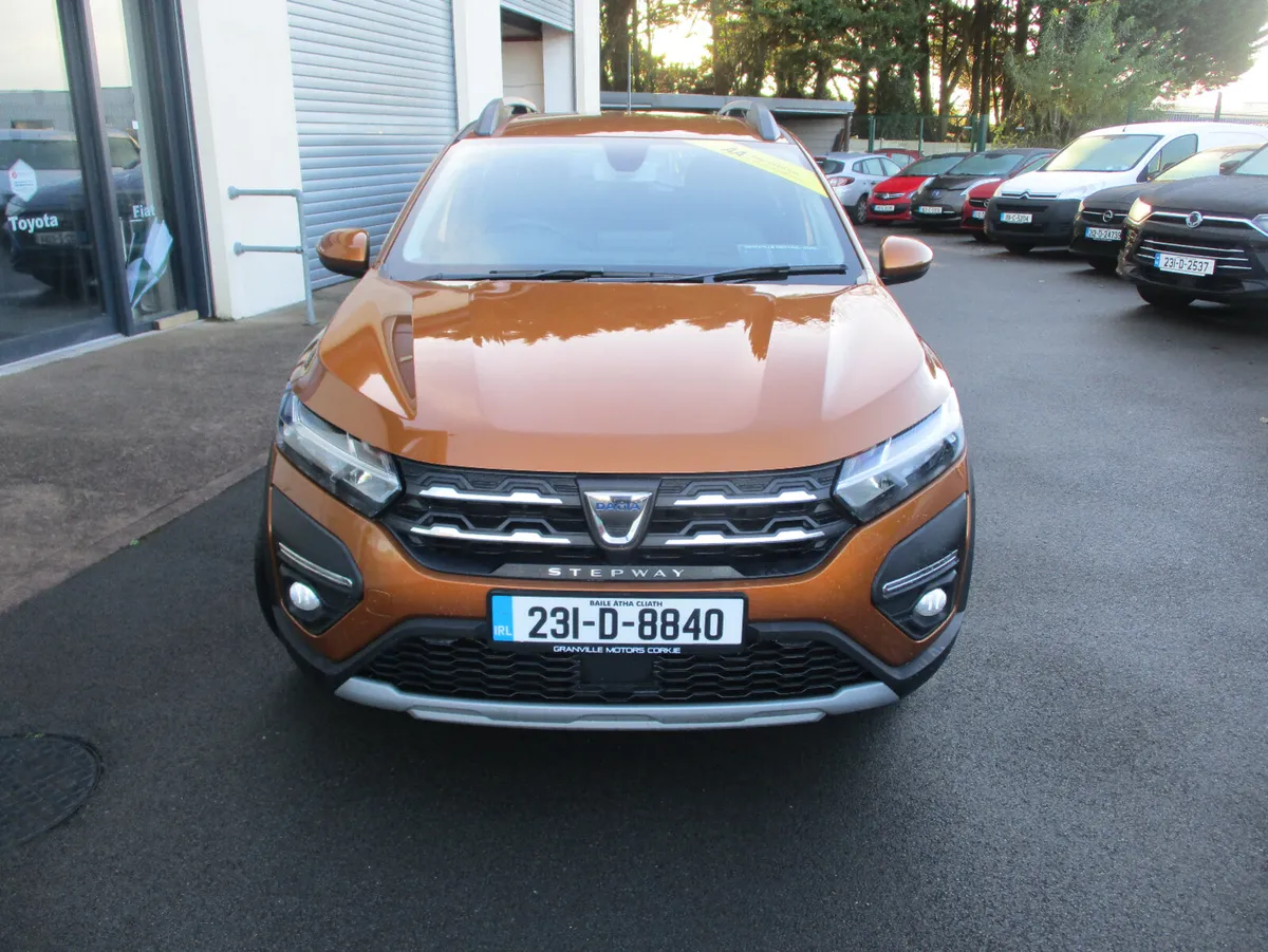 Dacia Sandero Stepway tce 2023 - Image 2