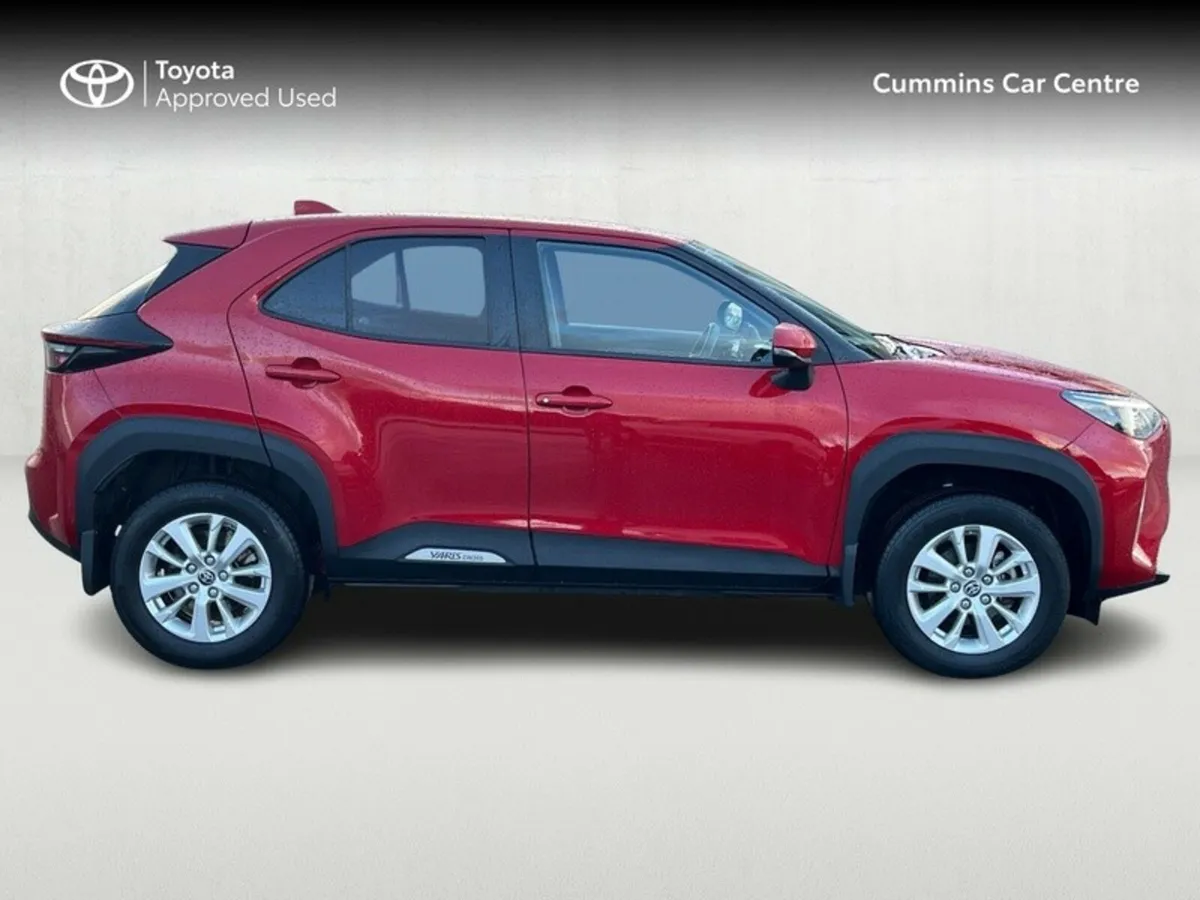 Toyota Yaris CR CROSS LUNA 4DR AUTO - Image 3