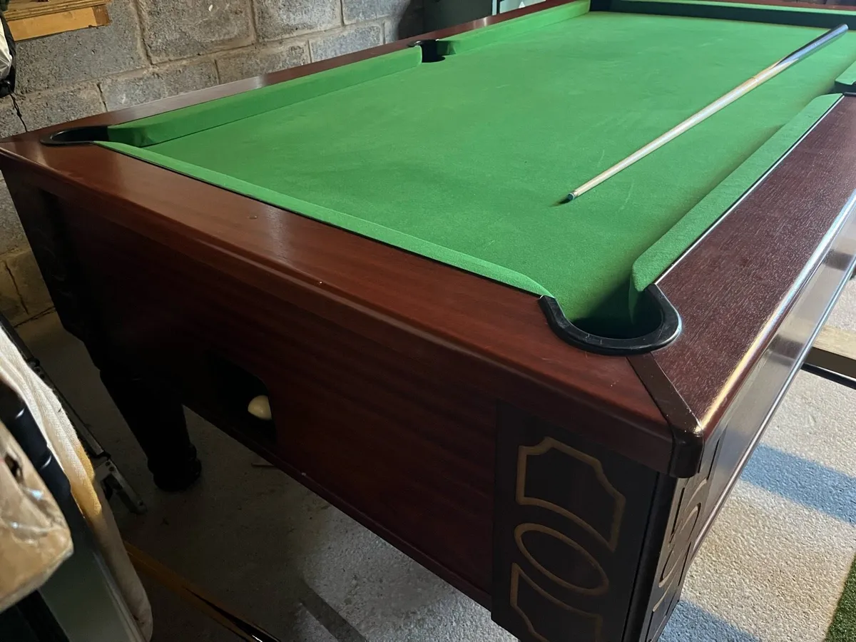 Pool table - Image 2