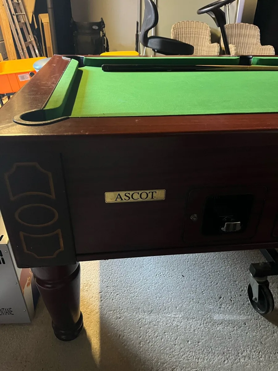 Pool table - Image 4