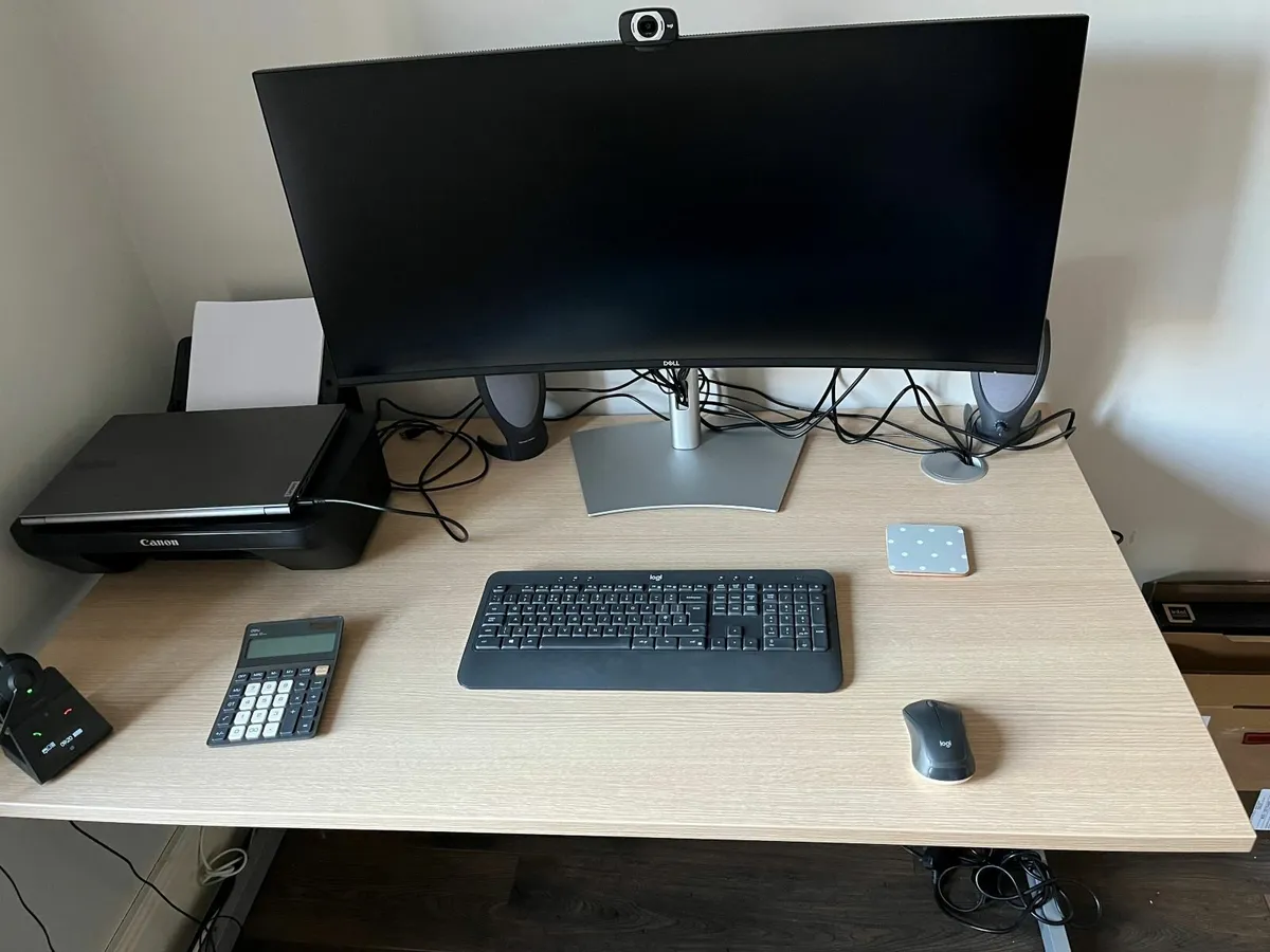 Office desk/table - Image 1