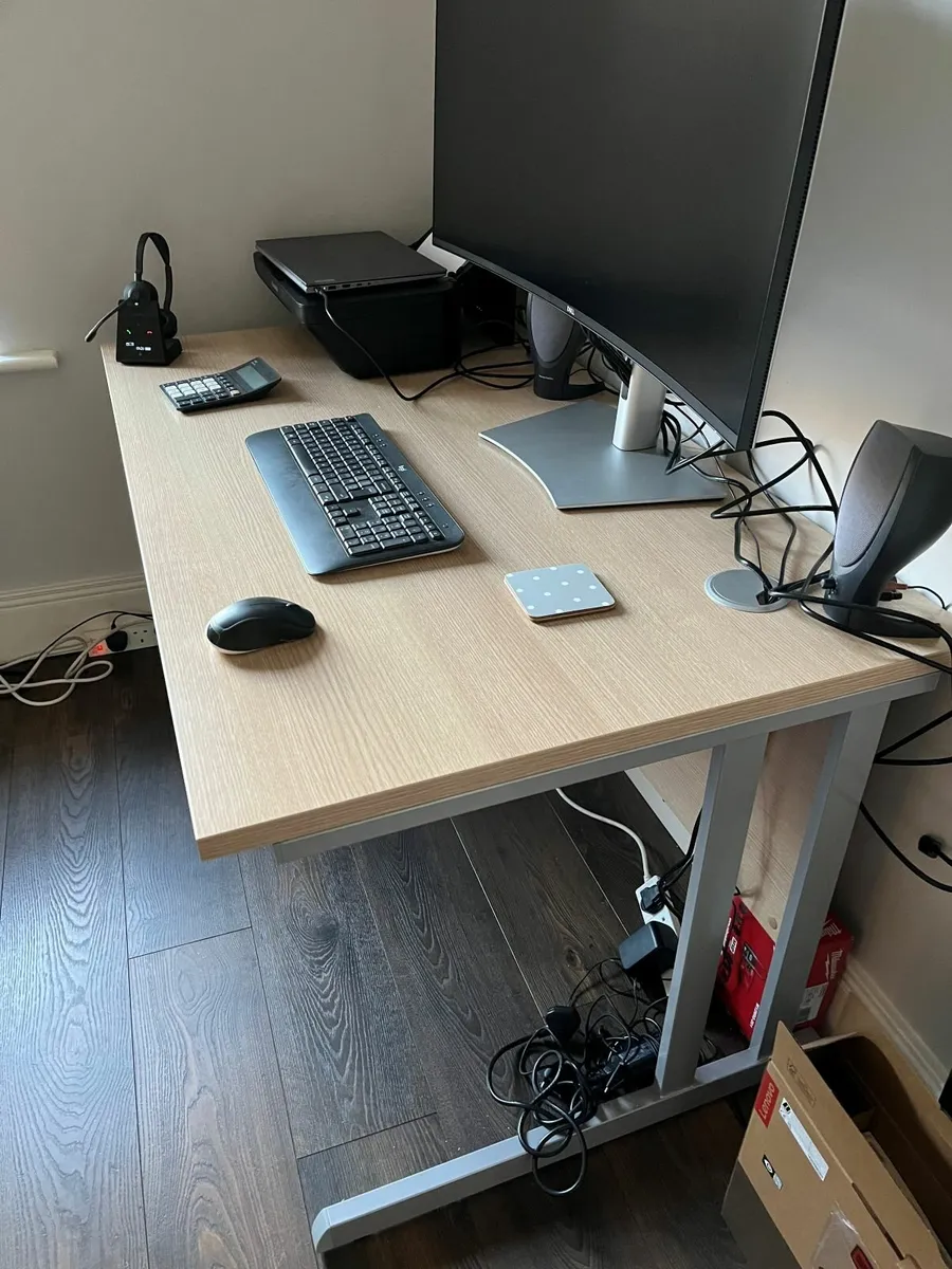 Office desk/table - Image 2