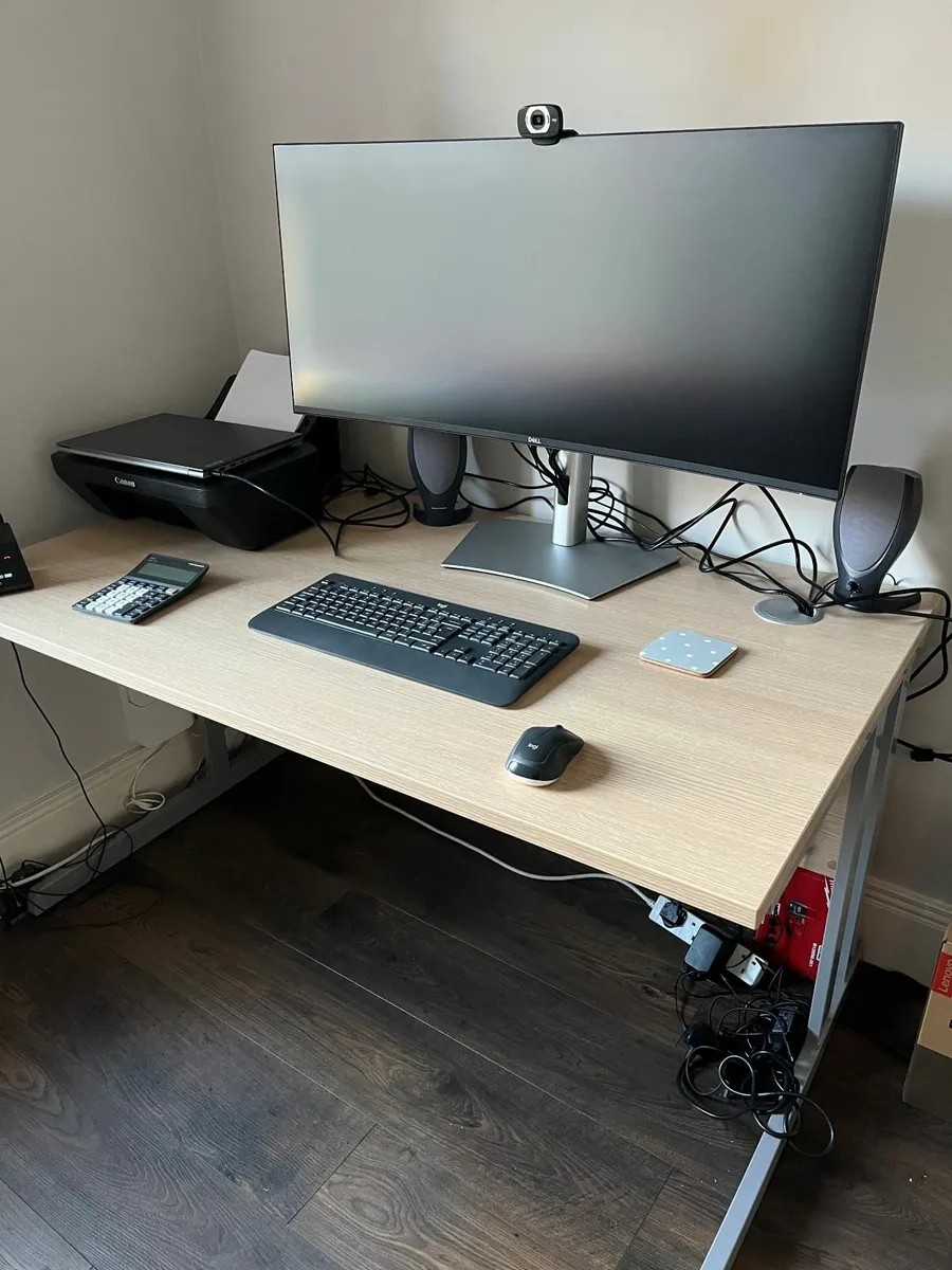 Office desk/table - Image 4