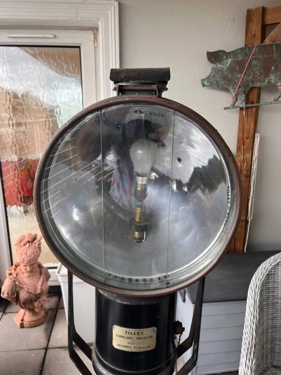 Vintage Tilly projector lamp - Image 3