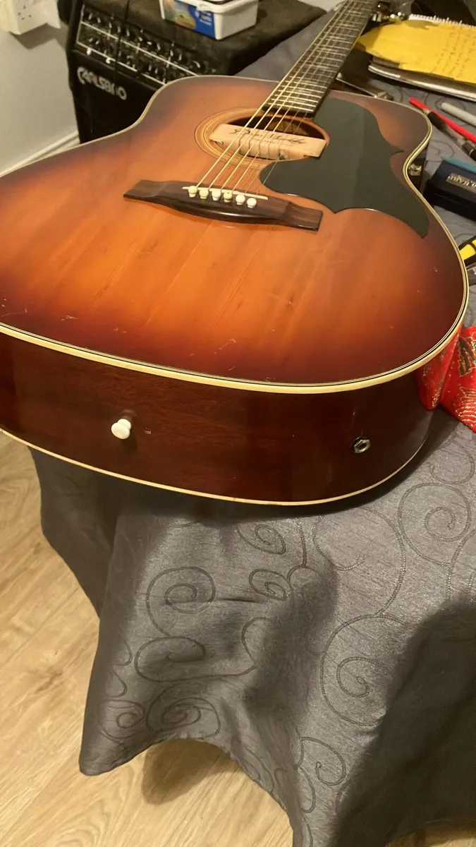 Yamaha Guitar - Image 4