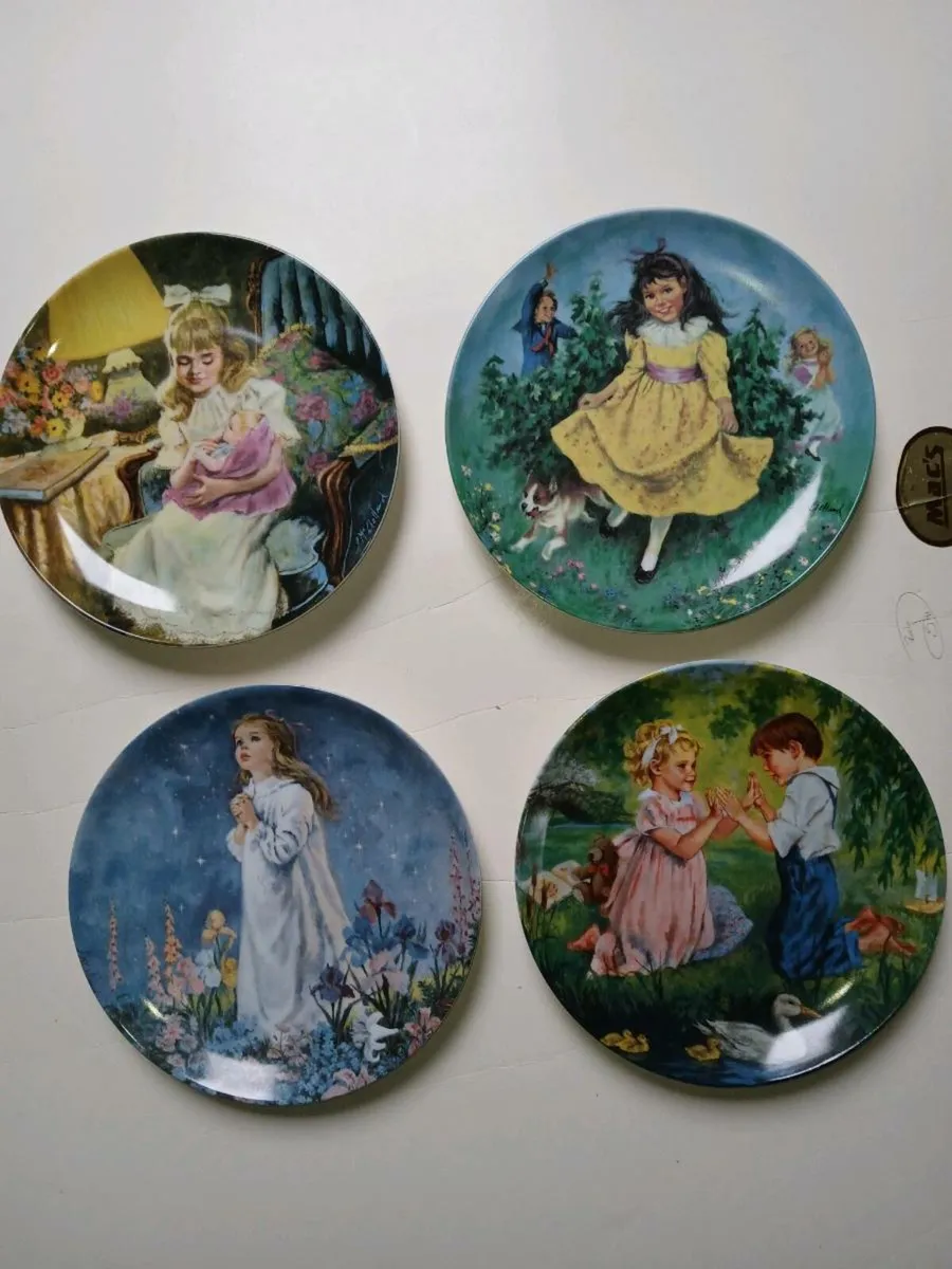 Collectable plates - Image 1