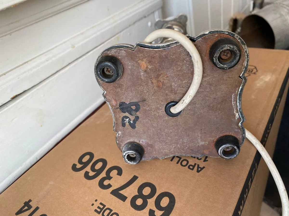 Victorian lamp base - Image 3