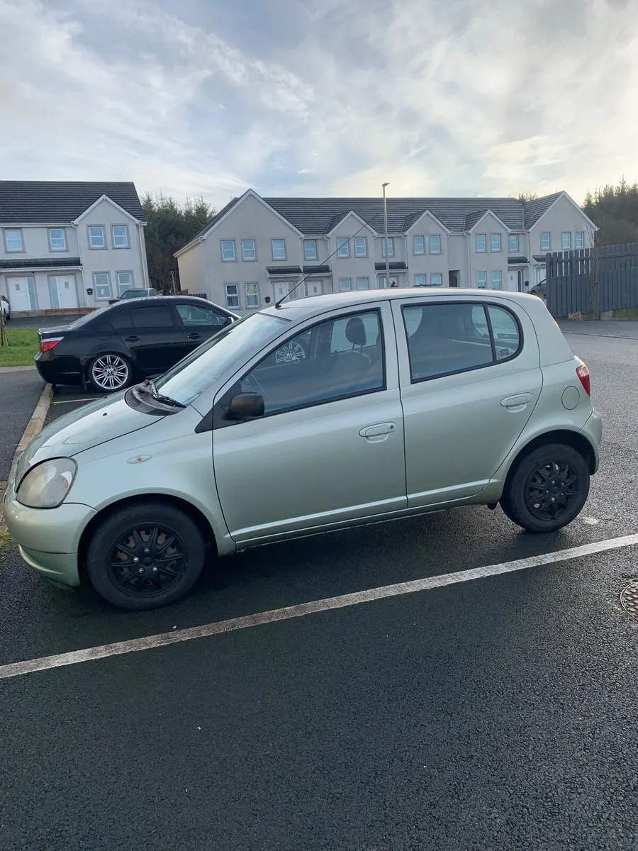 Toyota Yaris 2003 - Image 2