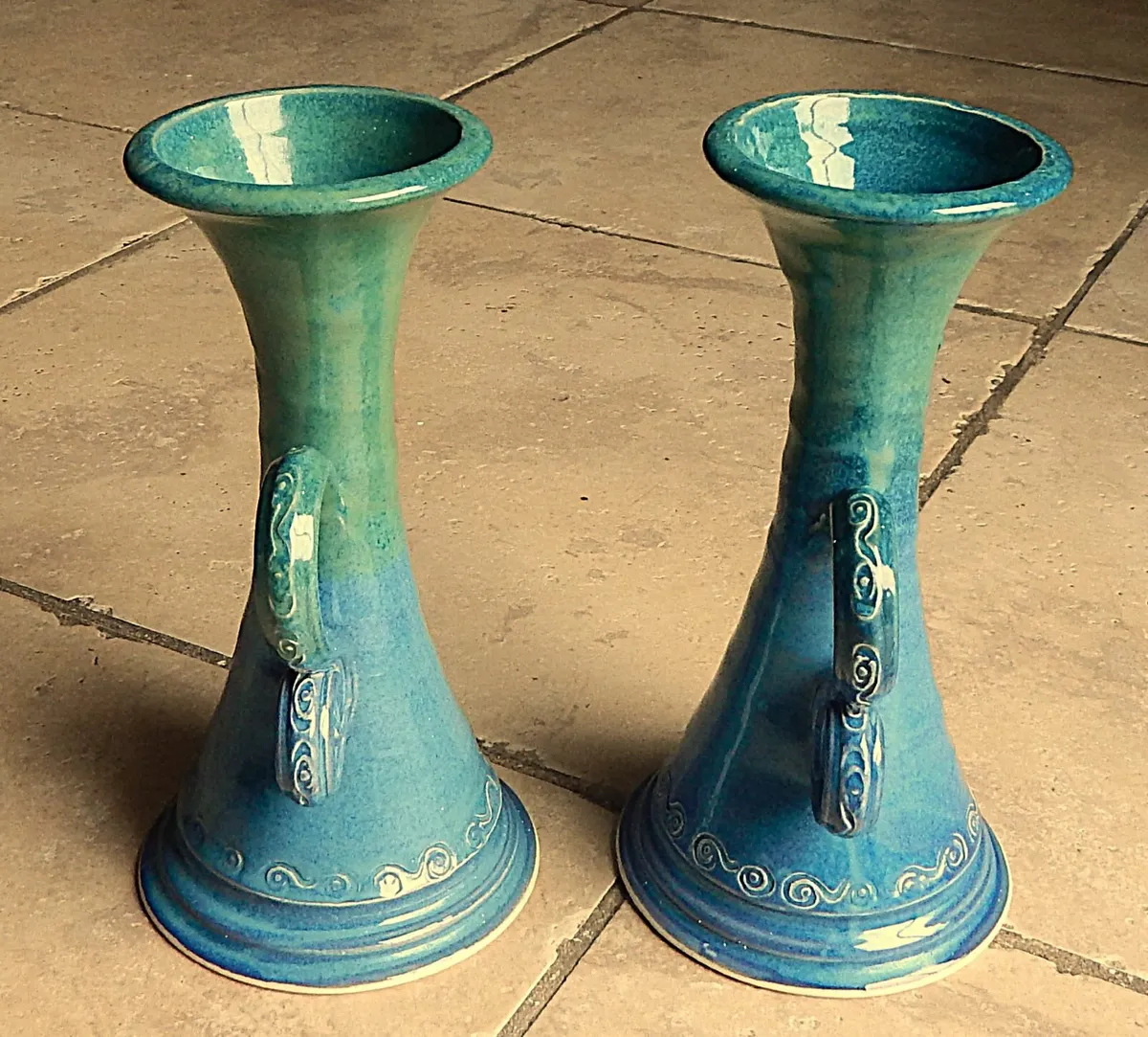 Pair of Studio Cillcuain Pottery Kilkenny Vases - Image 2