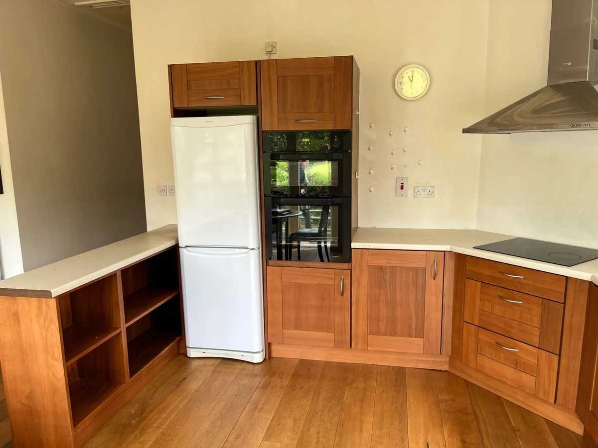 Cherry wood kitchen complete with appliances - Image 1