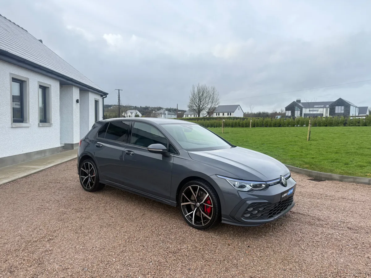 212 Volkswagen Golf GTE 245Bhp *WINTER PACK* - Image 2