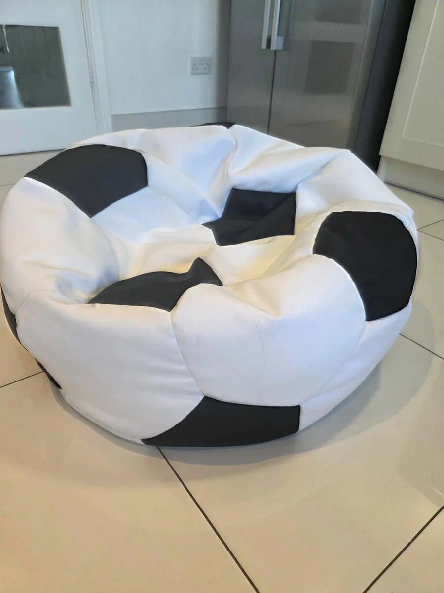 Toys football bean bag - Image 3