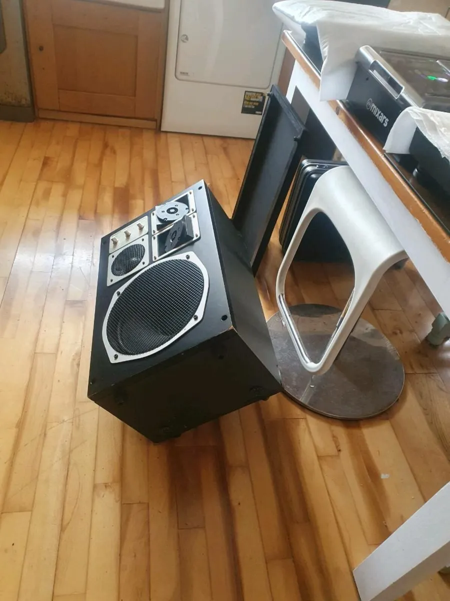 Large Saba speaker - Image 3