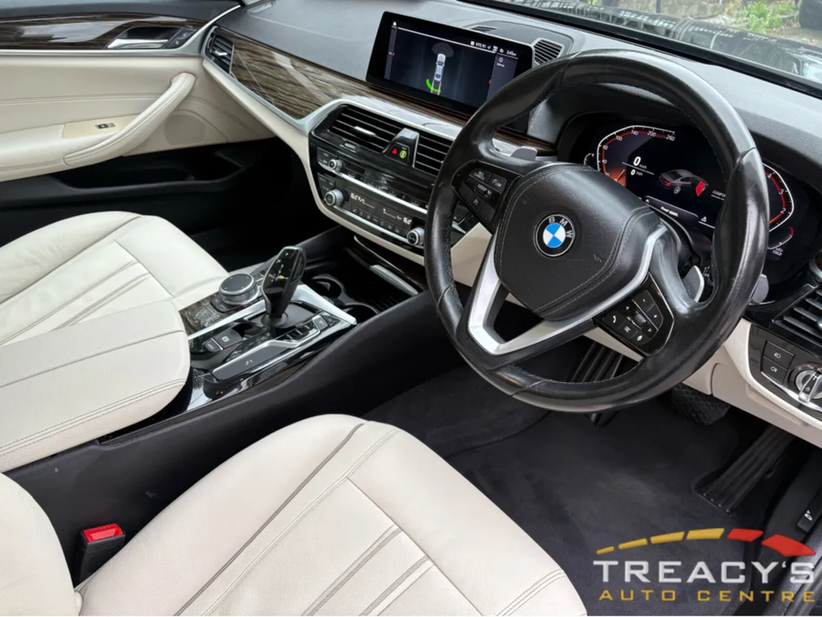 BMW 5-Series 2020 AUTOMATIC 1 OWNER - Image 4