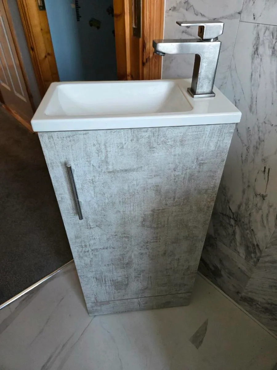 Vanity sink unit - Image 1