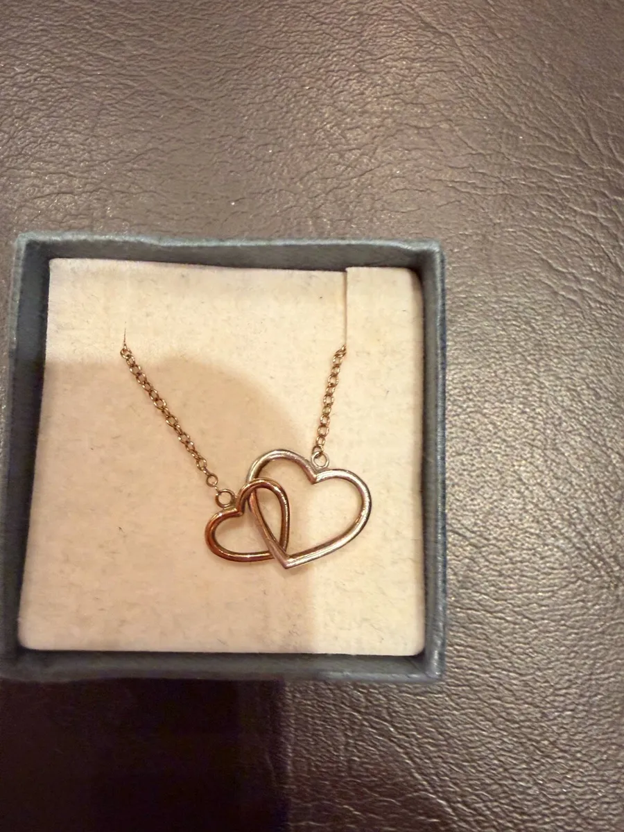 100% gold chan and white gold interlinked hearts - Image 3