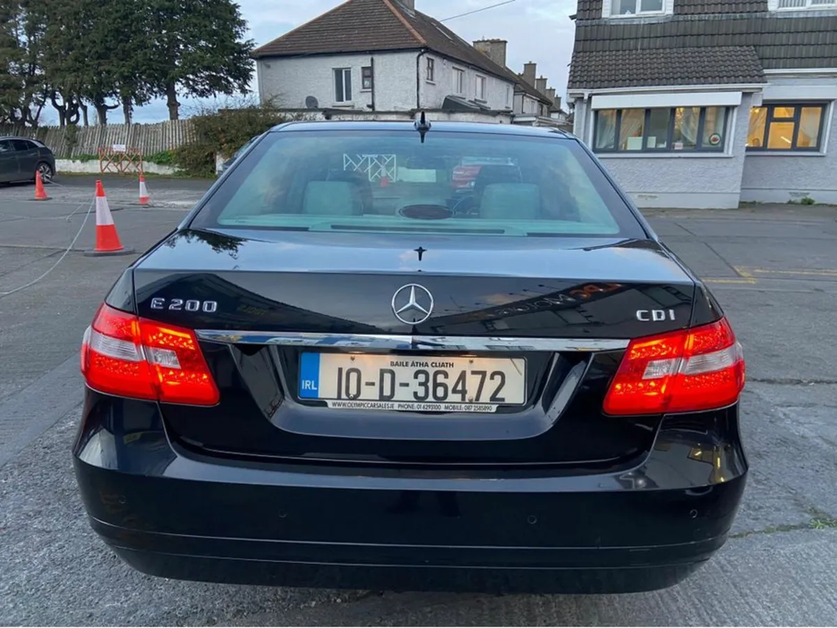 Mercedes-Benz E-Class 2010 - Image 2