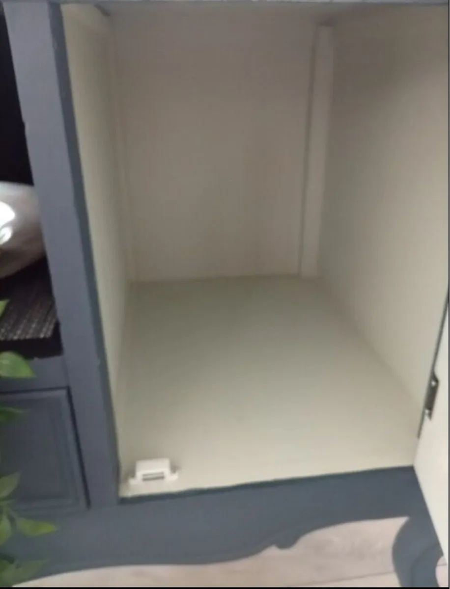 Beautiful French style Sideboard tv cabinet - Image 4