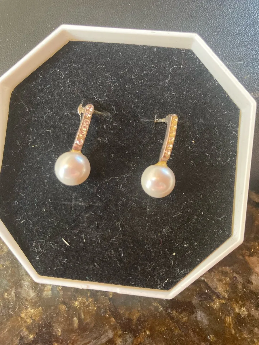 Sterling Silver and pearl earrings - Image 1