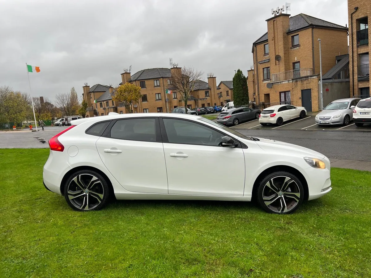 Volvo v40 D2 full Nct 1.6 diesel - Image 3